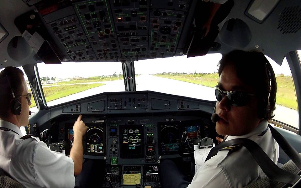 Pilotos de linha aérea: ATENÇÃO!