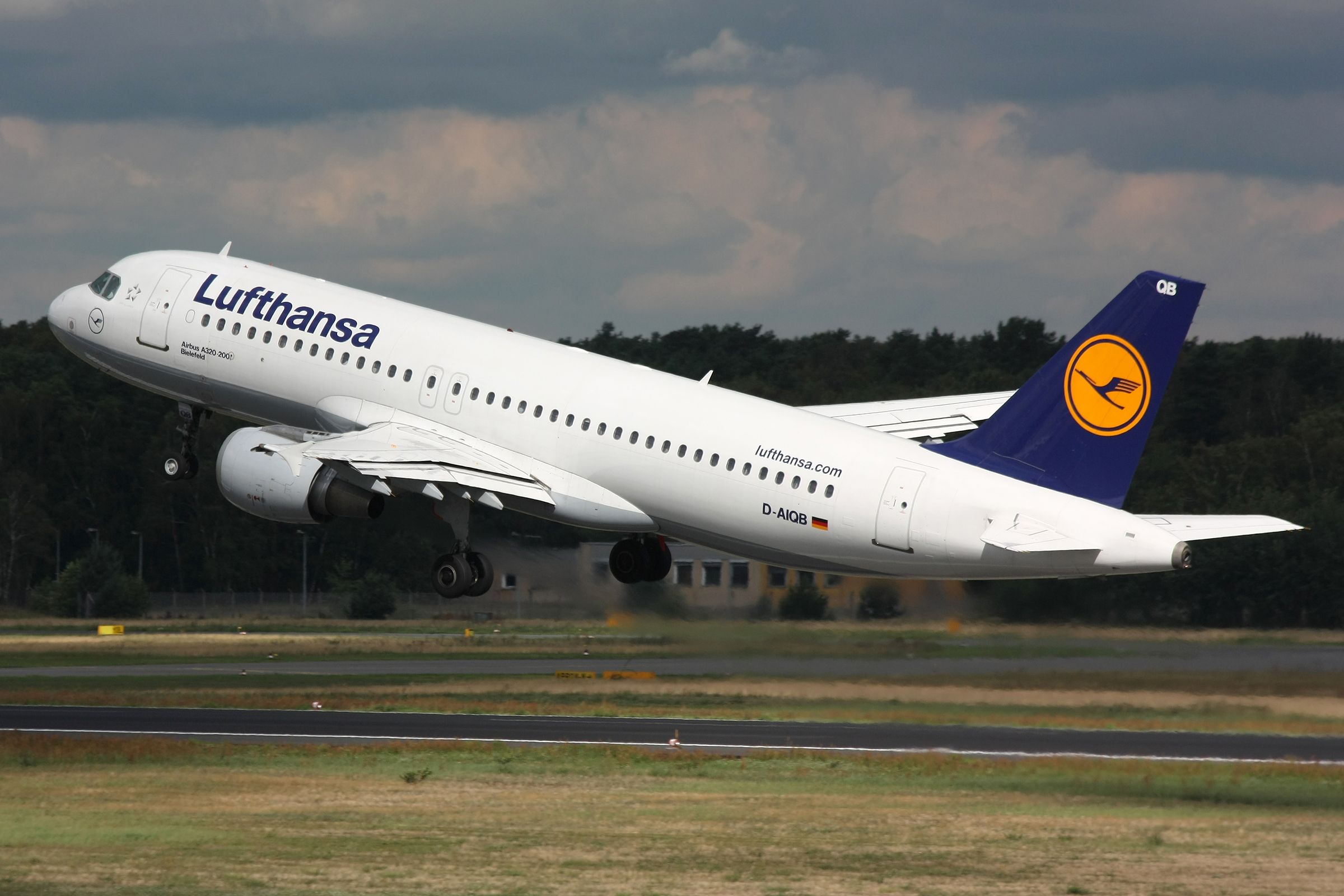 Lufthansa exige indemnização de 730 mil euros a ativistas
