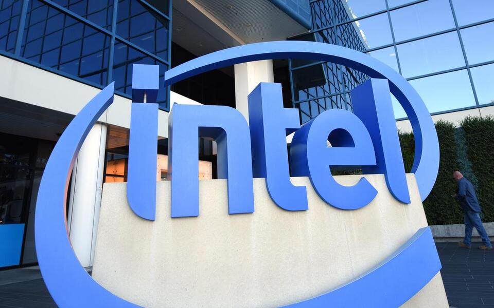 Intel reduz prejuízos e prevê receitas superiores a 11,6 mil milhões de euros no segundo trimestre