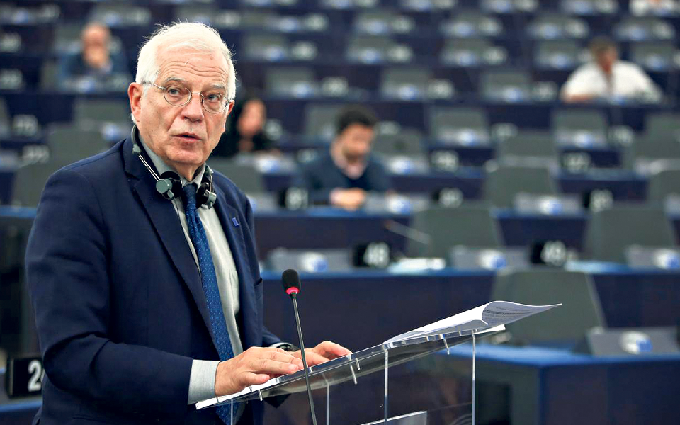 Borrell contra participação da UE na tomada de posse de Putin na 3.ª feira