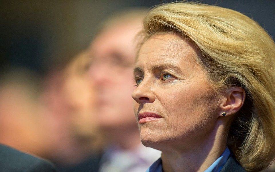 Ursula von der Leyen vai hoje a votos para presidir à Comissão Europeia