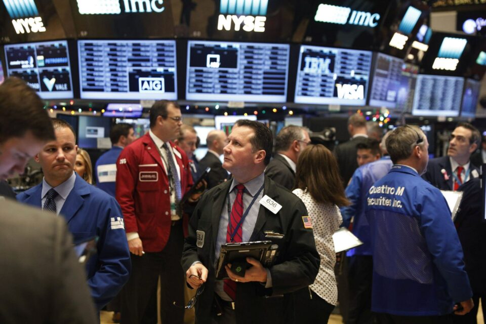 Wall Street abre no verde em dia de “maus” dados do emprego e de resultados das petrolíferas