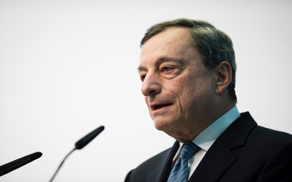 Draghi avisa que União Europeia tem de investir “enorme quantidade de dinheiro” a curto prazo