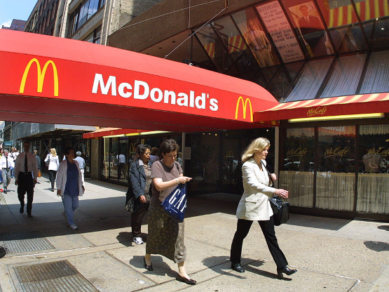 Lucros da McDonald’s descem 4% no primeiro semestre