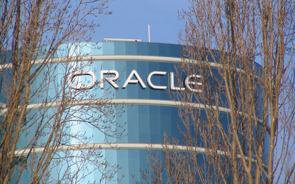 Oracle lança serviço para que as empresas adotem a IA generativa