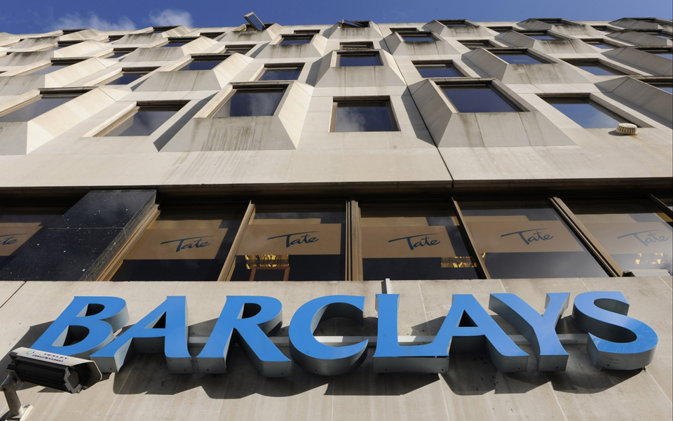 Lucros do Barclays caem no trimestre à custa da queda da procura de crédito