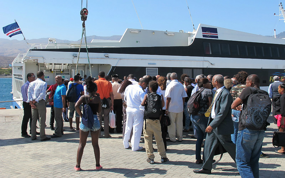 Iniciativa Liberal defende ligação por ferry entre Madeira, Canárias e Açores