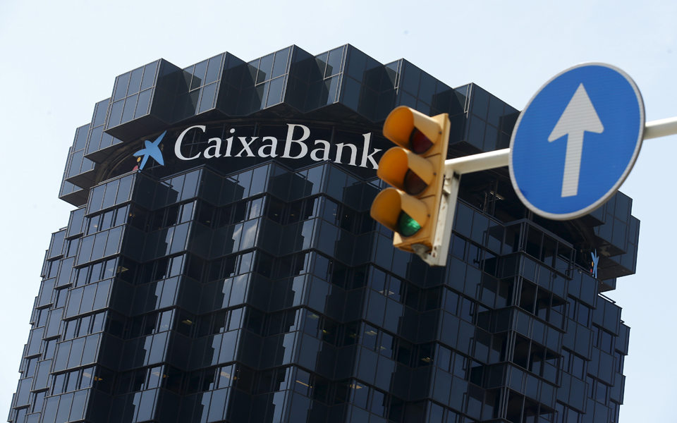 CaixaBank investe 242,7 milhões para executar 48,5% do seu programa de recompra de ações