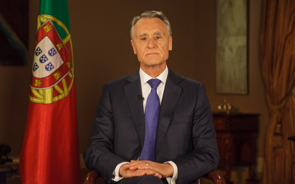 Cavaco Silva quer novas eleições para desbloquear impasse político