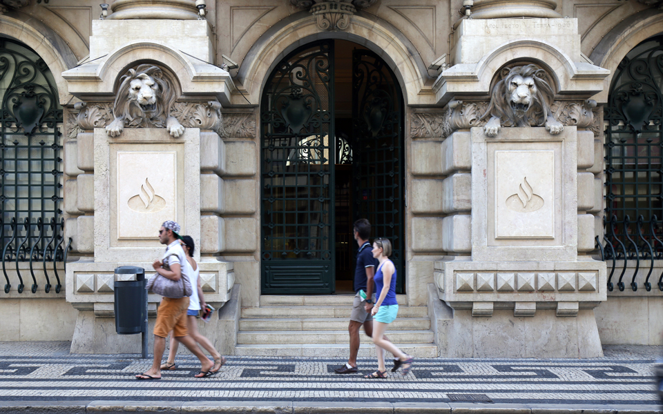 Fundação Santander dá 540 novas bolsas de estudo para apoio universitário no valor de 400 mil euros