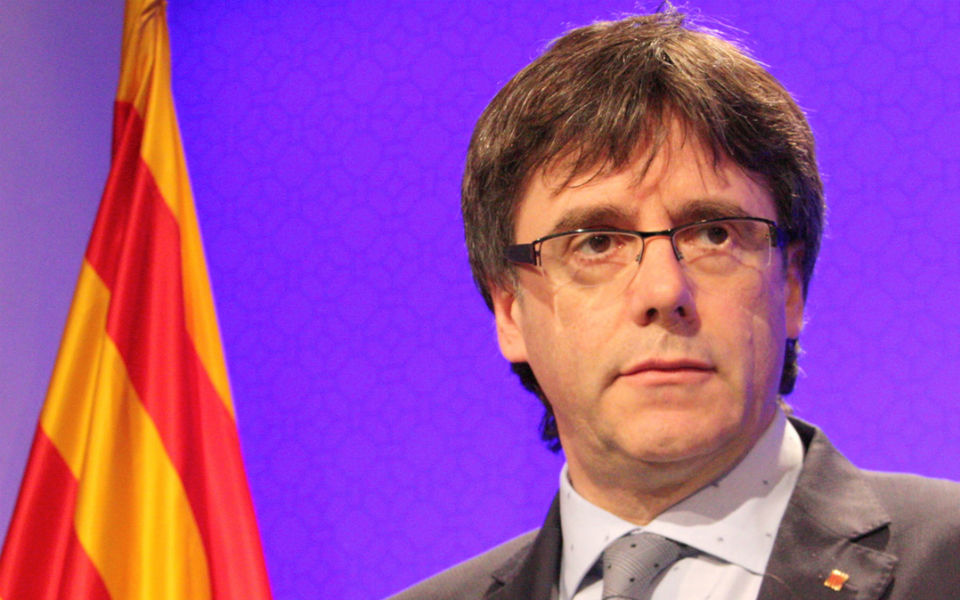 Catalunha: Possível detenção de Puigdemont marca sessão de investidura do Parlamento