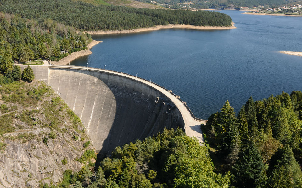 Fisco deixou caducar direito à cobrança de IMI das barragens