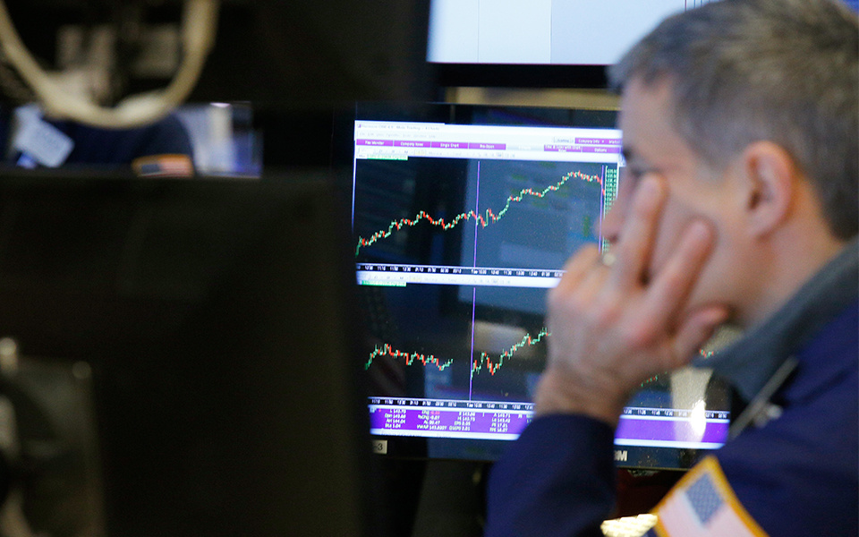 Wall Street abre pintada de ‘vermelho’