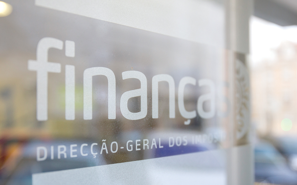 Défice das contas públicas supera 1,9 mil milhões até abril