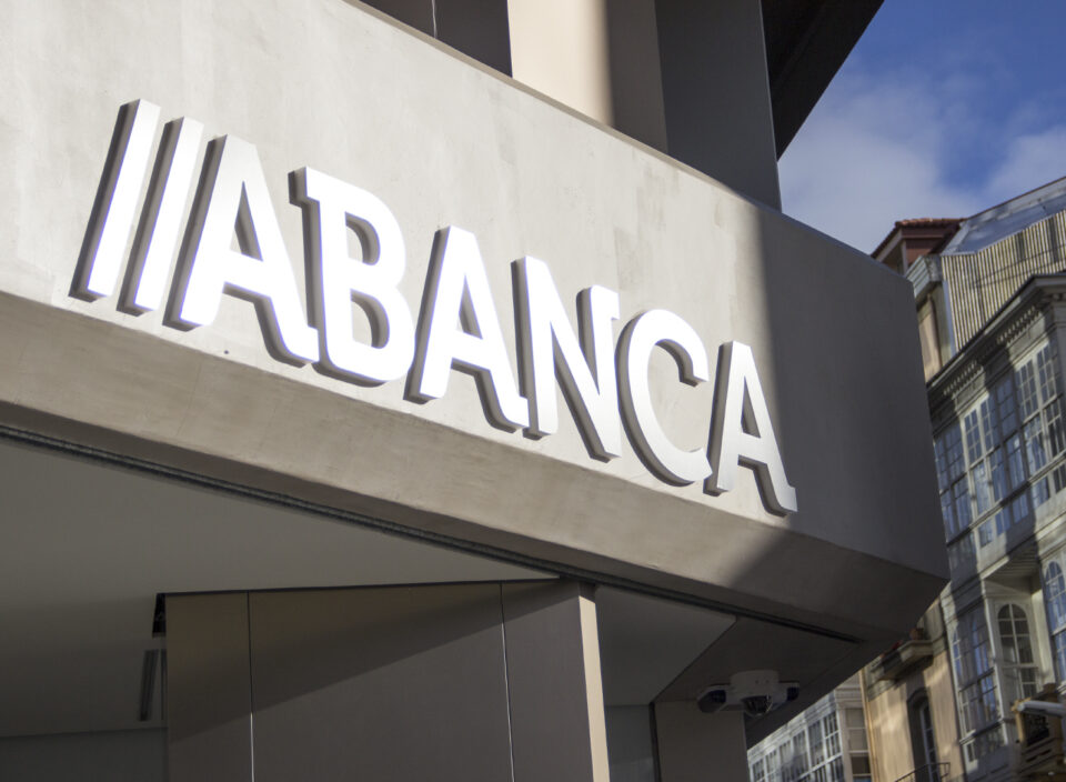 Sindicatos da UGT solicitam reunião com Abanca