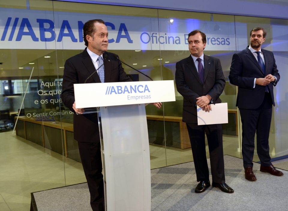 Abanca reúne 6 mil colaboradores na Galiza para celebrar 10 anos