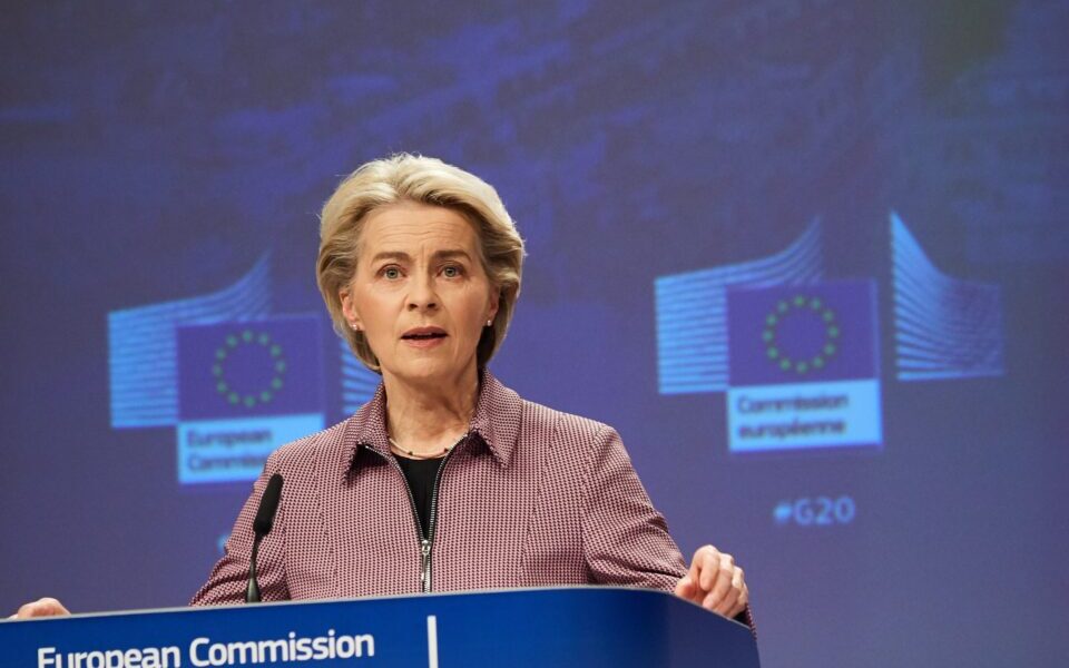 Von der Leyen candidata-se para voltar à Comissão Europeia