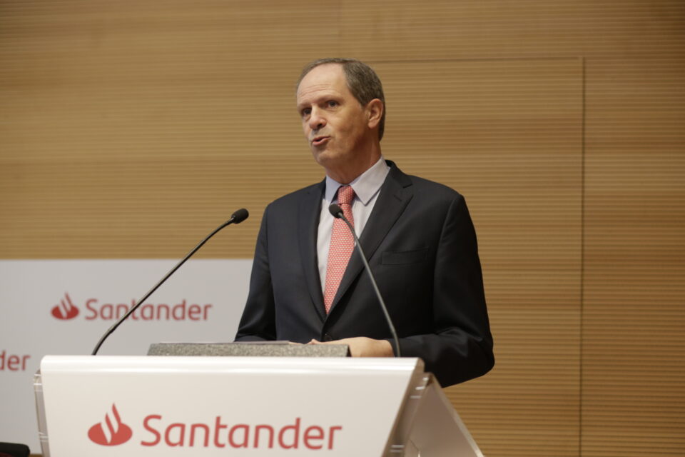 Banco Santander Totta Taxagest and Santander Totta SGPS are absorbed