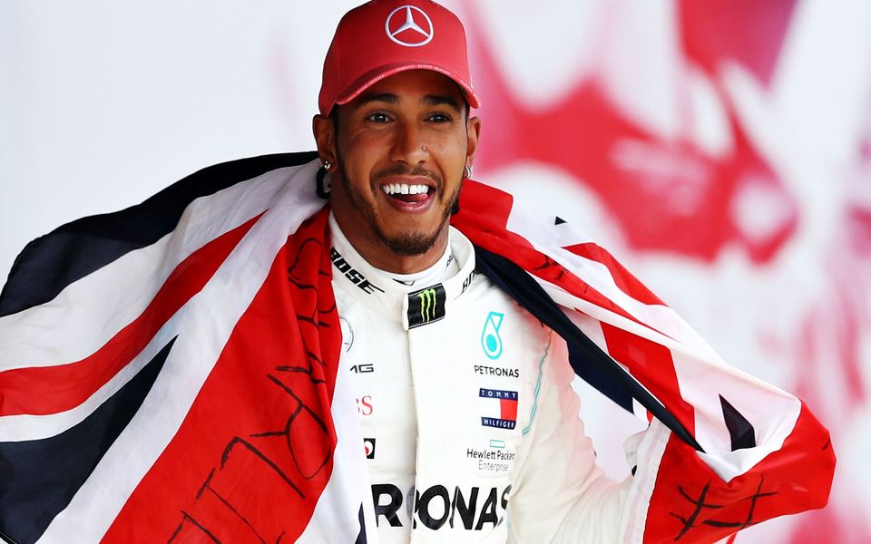 Lewis Hamilton transfere-se para a Ferrari em 2025