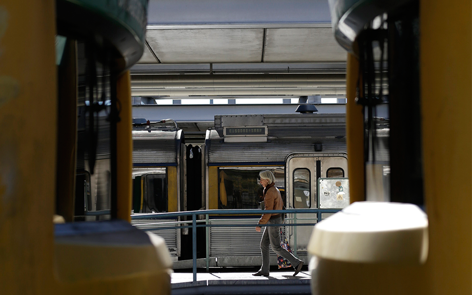 Greve na CP suprimiu 68 comboios até às 12h00, sobretudo nos urbanos de Lisboa