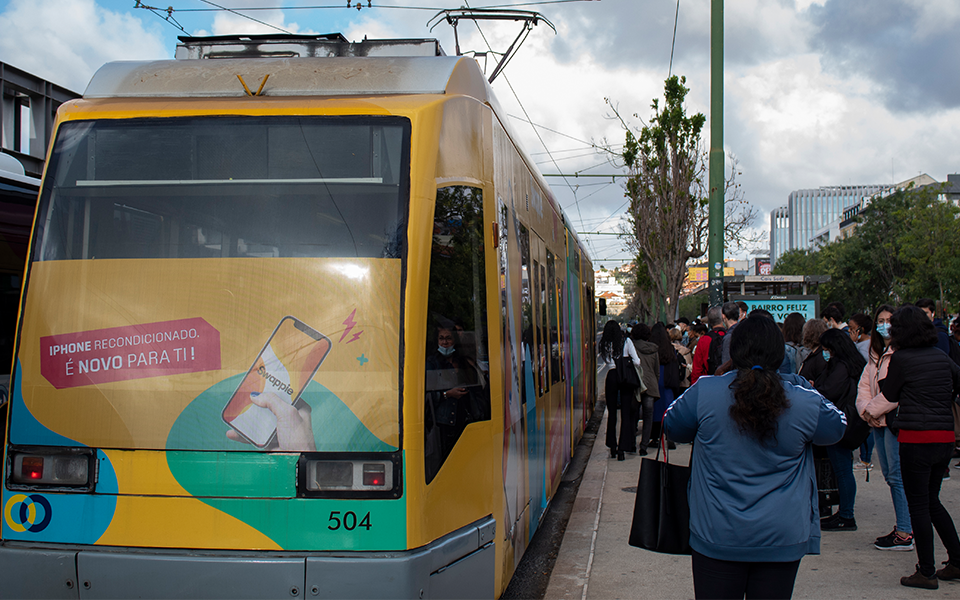 Viaja nos transportes da Carris? Já pode pagar o bilhete com MB Way