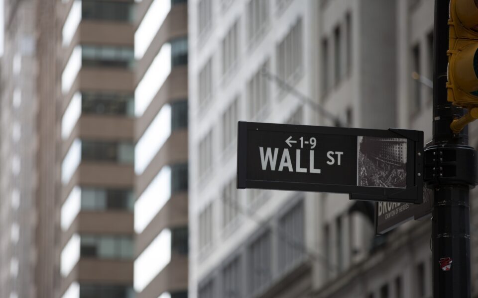 Wall Street encerra apenas com Dow Jones em terreno negativo