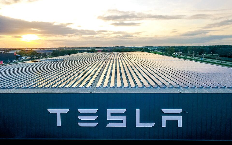 Tesla hat aufgrund der Anschläge im Roten Meer die Produktion in Deutschland eingestellt
