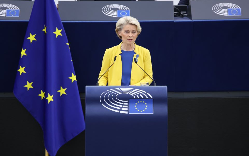 Discurso de Von der Leyen interrompido por manifestantes de apoio à Palestina