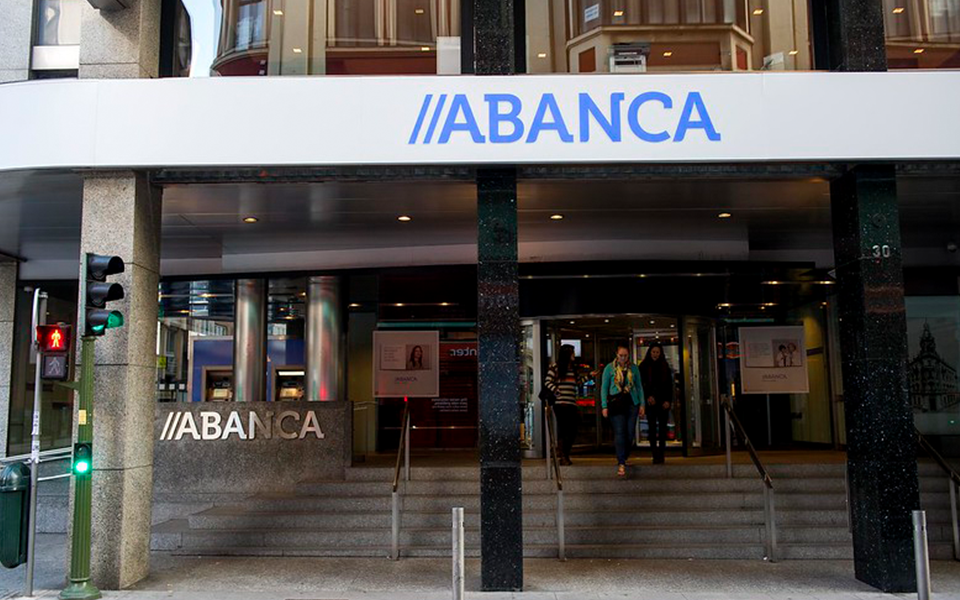 DBRS confirma rating do Abanca e melhora perspetiva