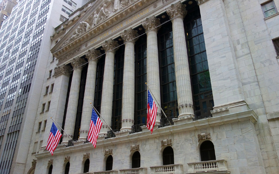 Wall Street abre no ‘vermelho’, alinhado com as praças europeias