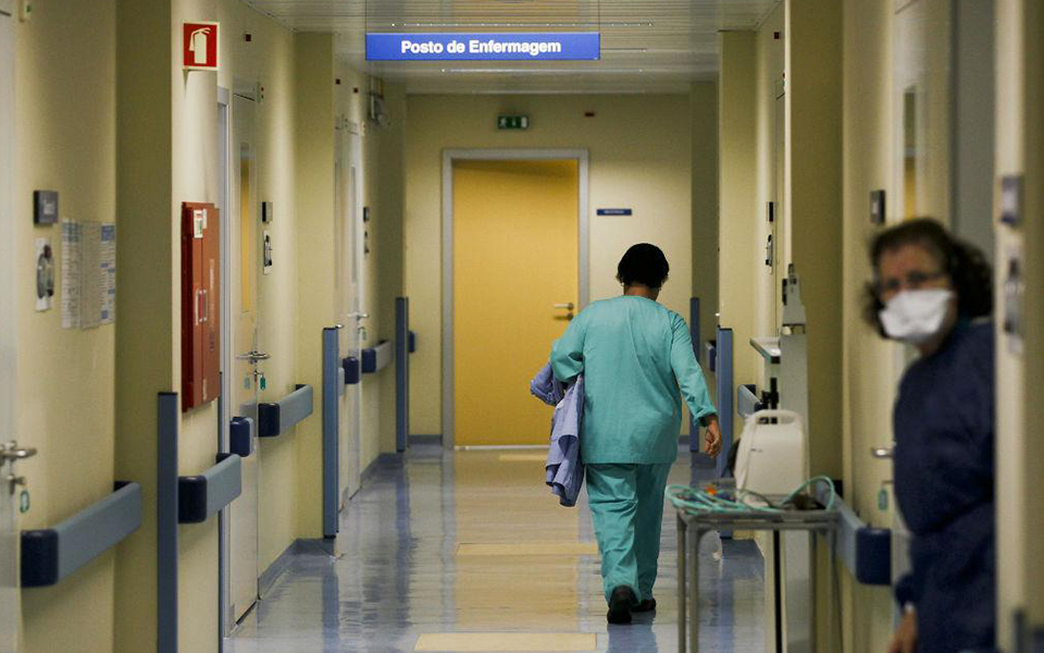 Esperas nos hospitais privados variam entre as duas e as quatro horas em Lisboa