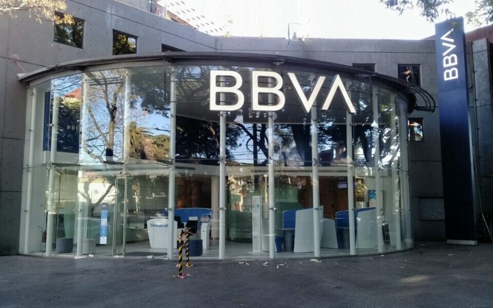 Banco que surgir da fusão BBVA/Sabadell vai liderar segmento das PME