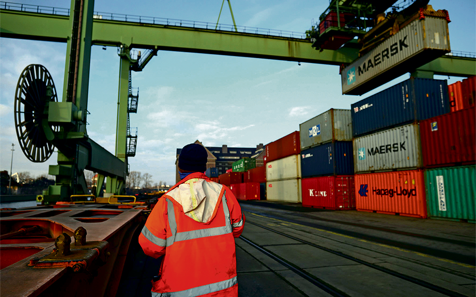 Seguros para transporte de mercadorias aumentam com conflito no Mar Vermelho