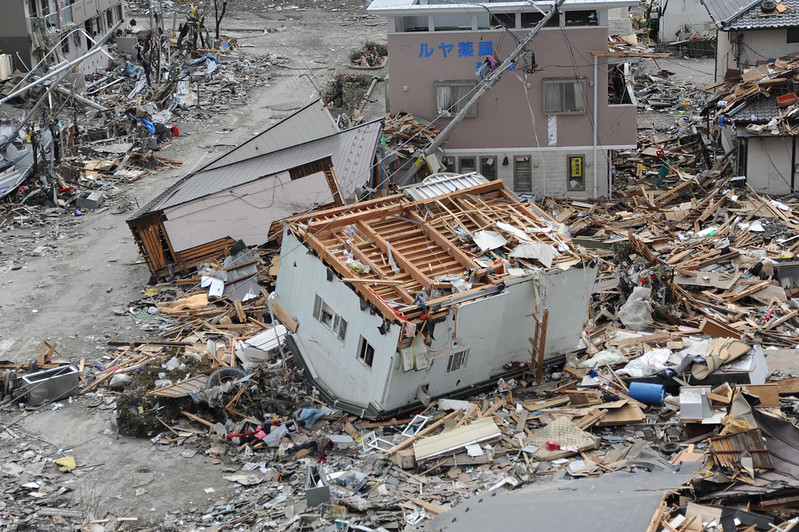 Governo japonês pede máximo cuidado à população perante alerta de tsunami