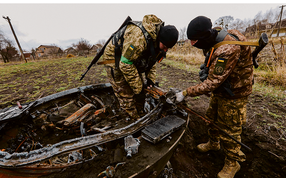 Moscovo e Kiev trocam prisioneiros de guerra pela primeira vez em três meses