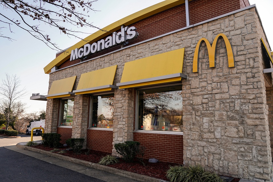 Lucros da McDonald’s sobem 37% em 2023