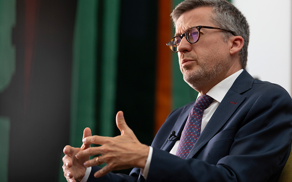 Carlos Moedas envergonhado por país “não ter política de imigração”