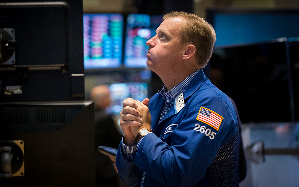 Wall Street arranca em alta com investidores a aguardar dados de confiança e de inflação nos EUA
