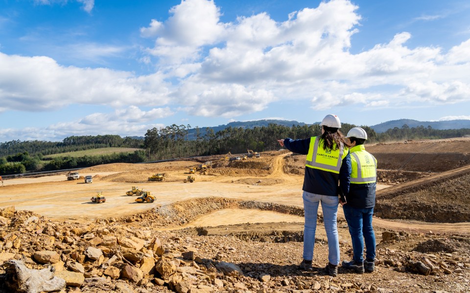 Construtora Garcia Garcia aumenta salário mínimo para 875 euros