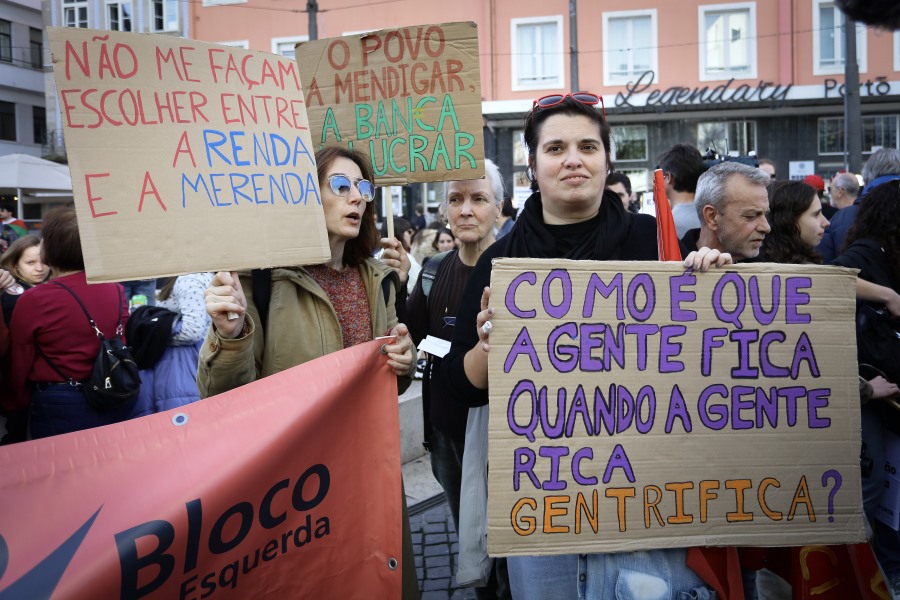 Milhares voltam a Santa Catarina para mostrar que “o Porto está na luta” pela habitação