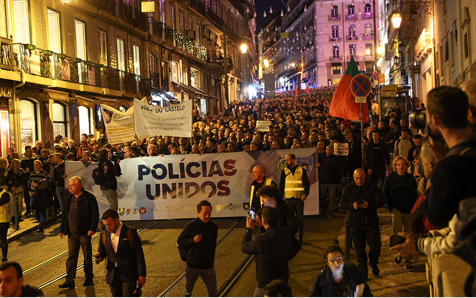 Milhares de polícias esperados para mais um protesto na Praça do Comércio