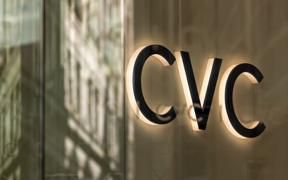 CVC Capital Partners estreia-se em bolsa a valorizar acima de 24% após maior IPO do ano na Europa