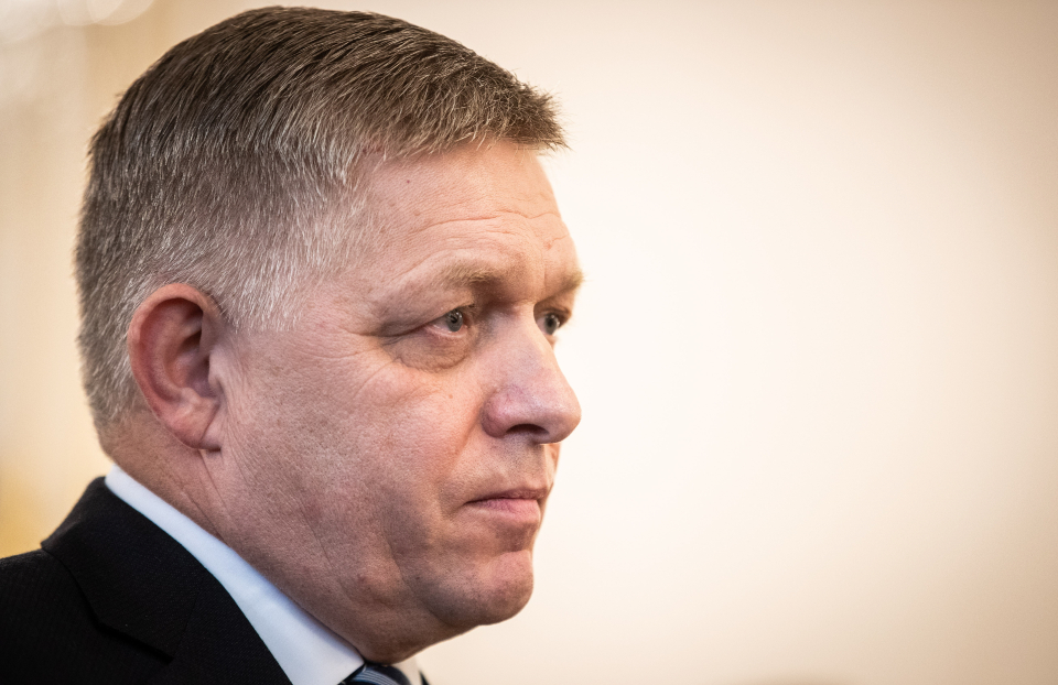 Primeiro-ministro eslovaco fora de perigo mas ainda em estado grave