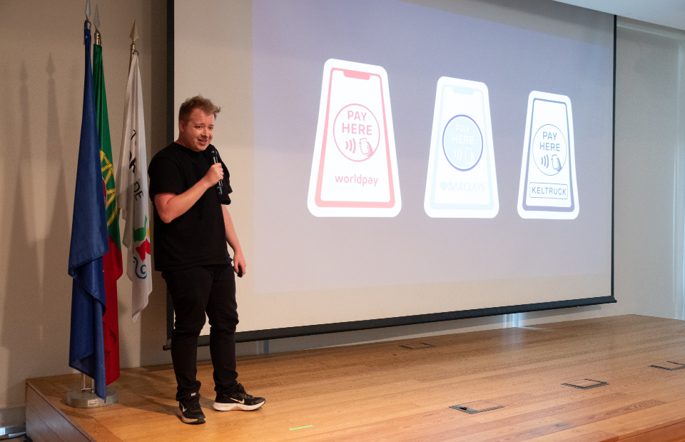 Startup de ‘stickers’ recebe dez mil euros e entrada em incubadora de Lisboa