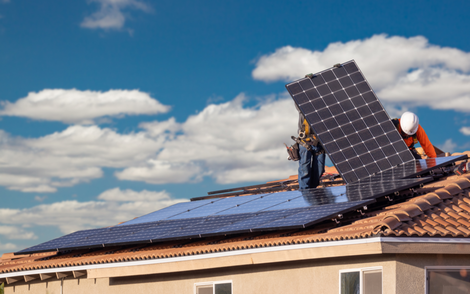 Deco Proteste lança simulador sobre soluções de painéis solares fotovoltaicos para “poupanças efetivas” na eletricidade