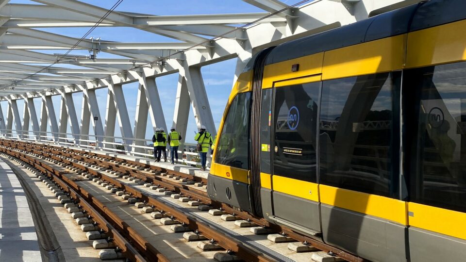 Previstos 34 milhões de euros de fundos europeus para Metro do Porto adquirir até 32 novos veículos