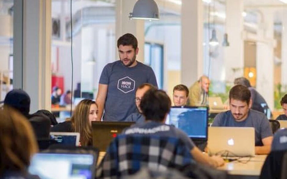 Escola Ironhack fecha campus de Lisboa e investe nos cursos online